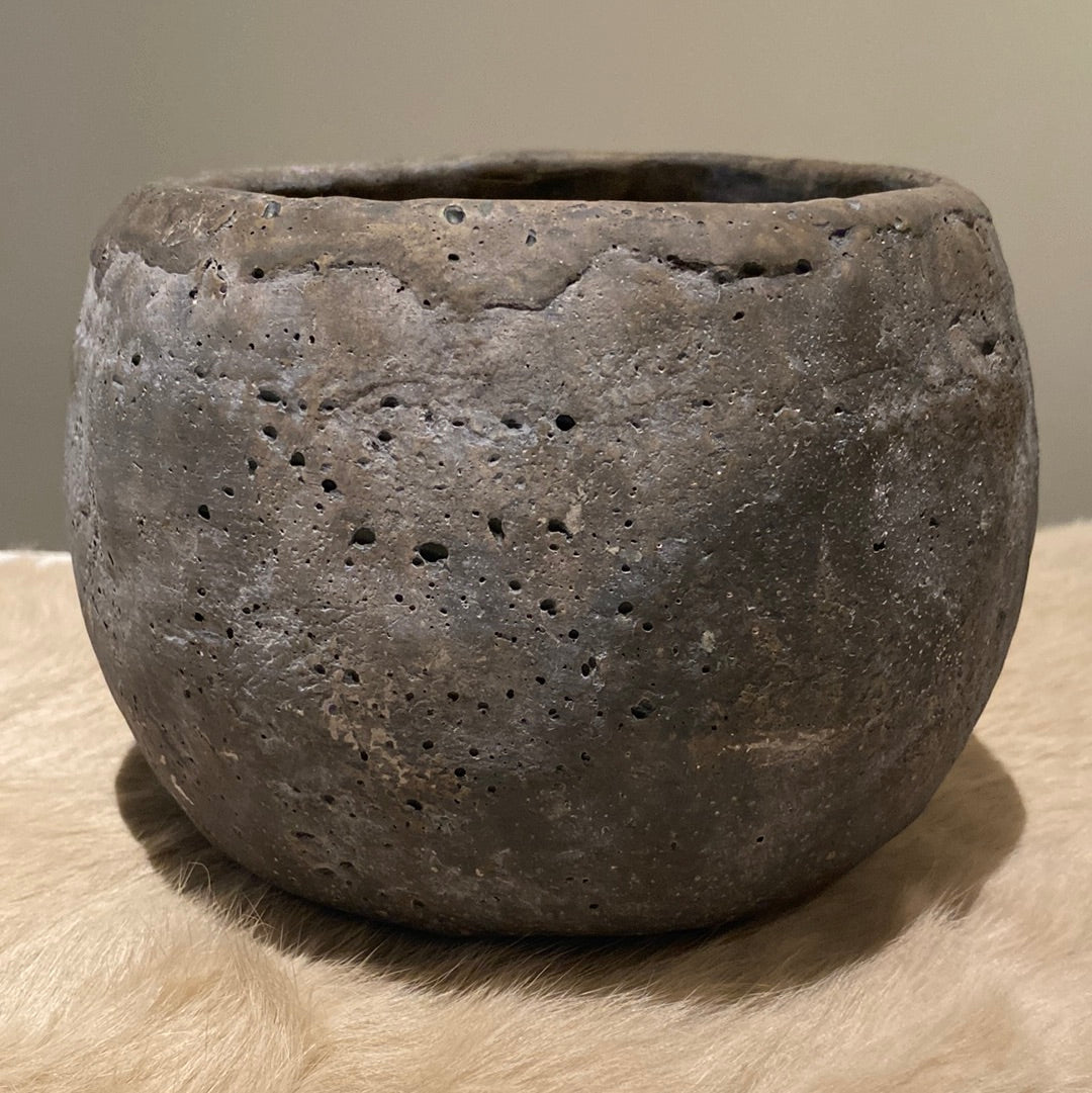 Clay pot M