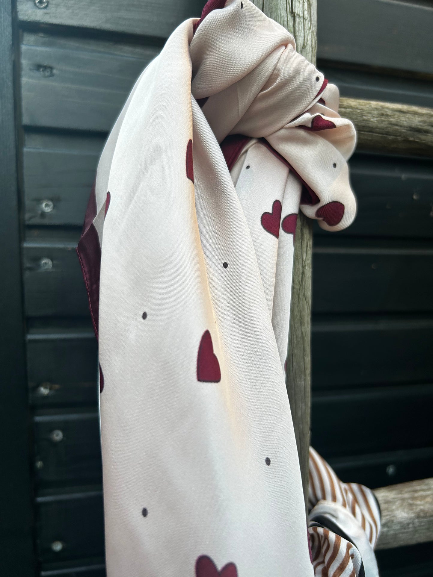 Shawl Heart Burgundy