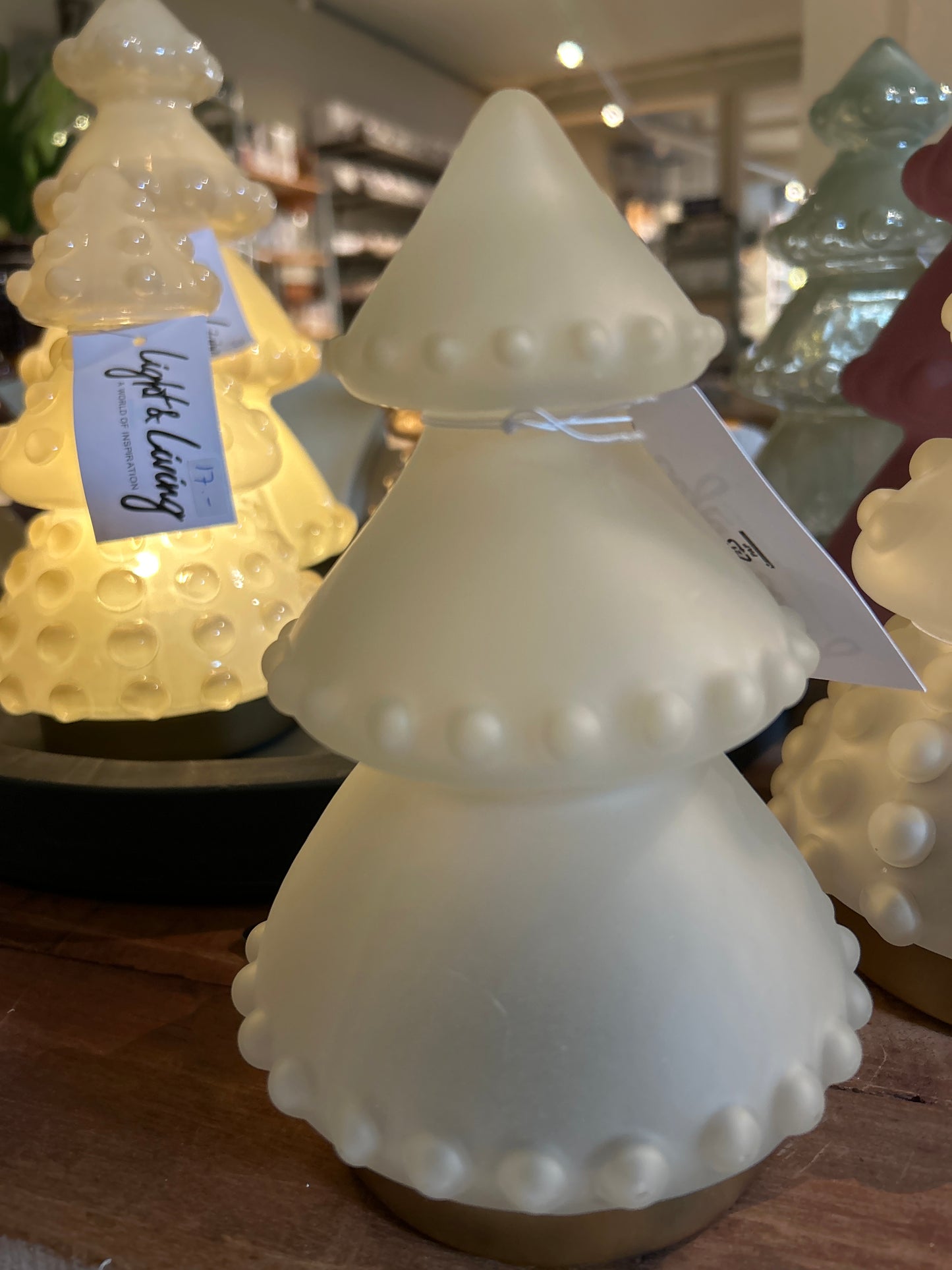 Kerstboom tafellamp off white met goud bol rand M mat