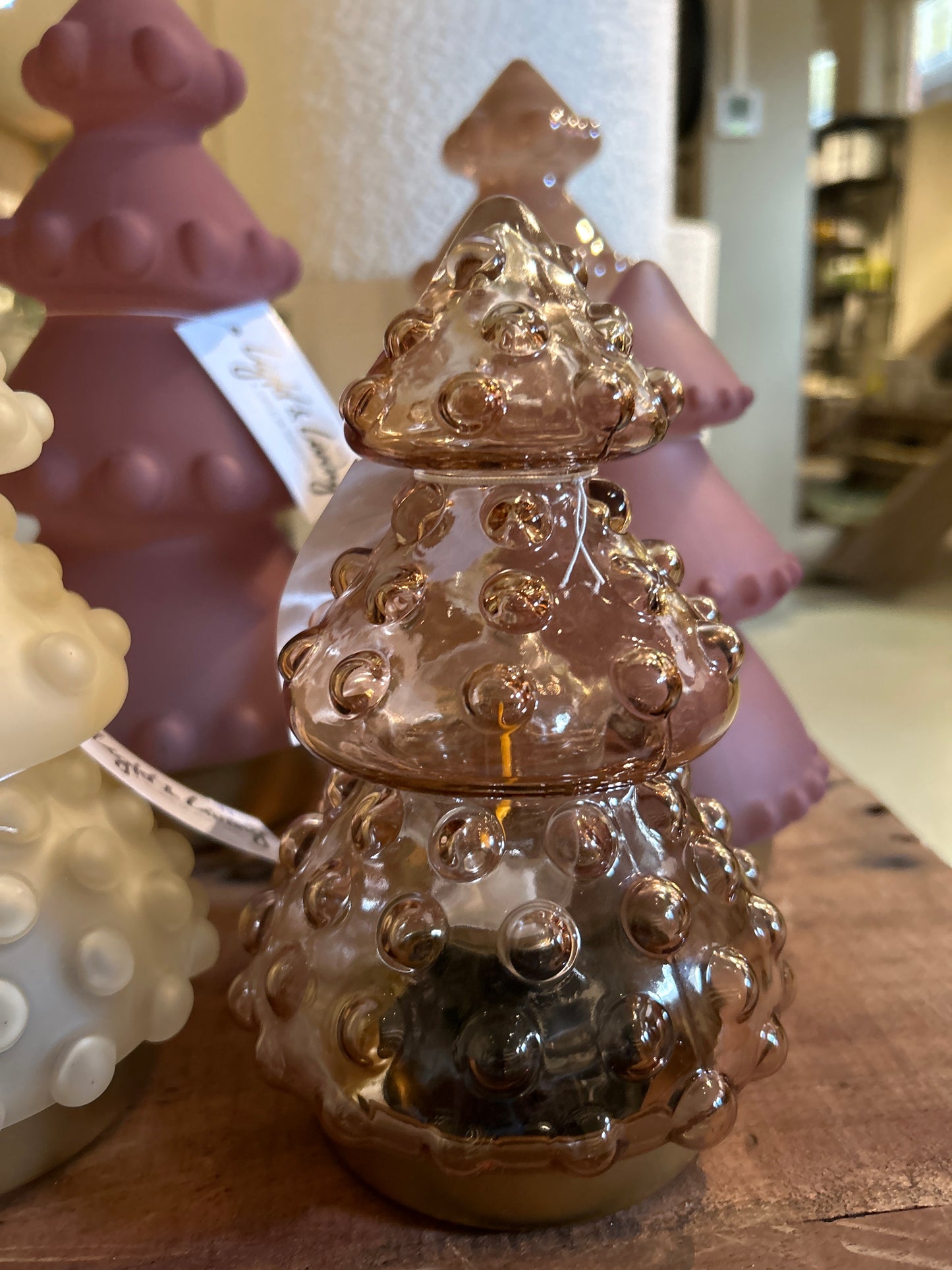 Kerstboom tafellamp M rosé glans met goud bol geheel