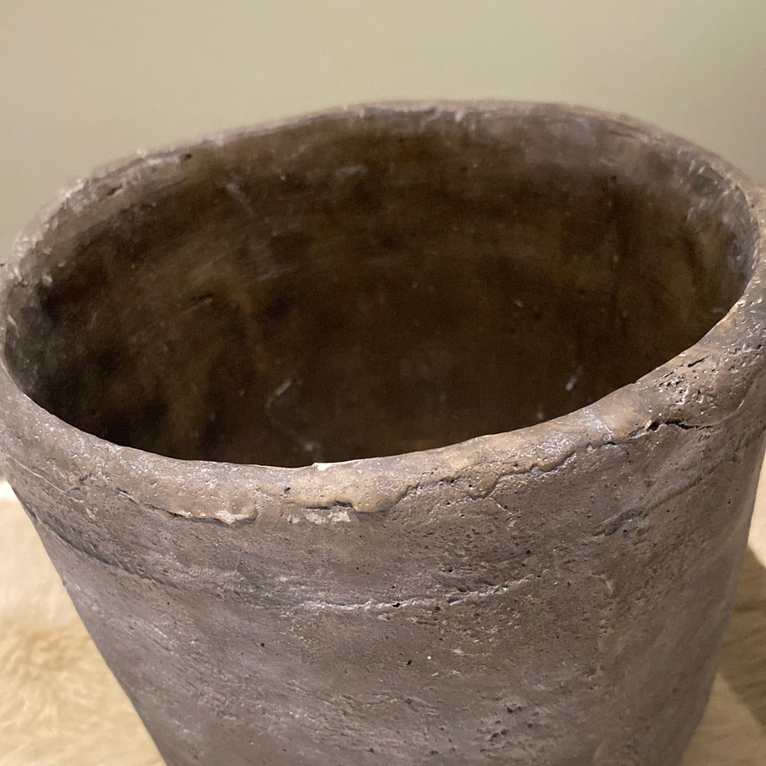 Clay pot L