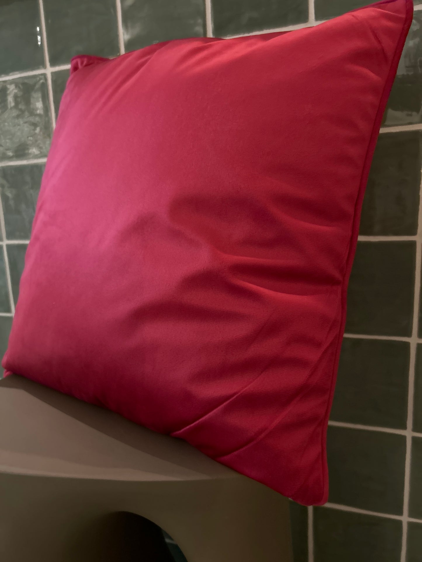 Cushion Colmore fuchsia velvet