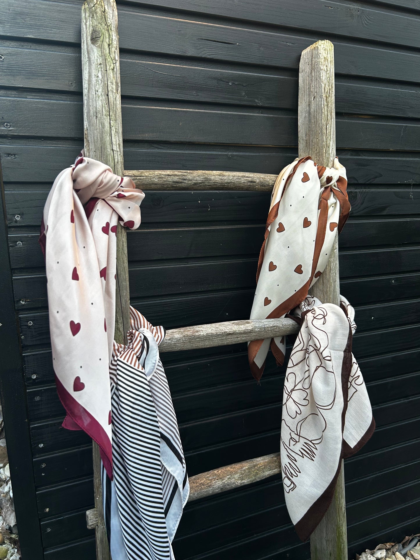 Shawl Heart Burgundy